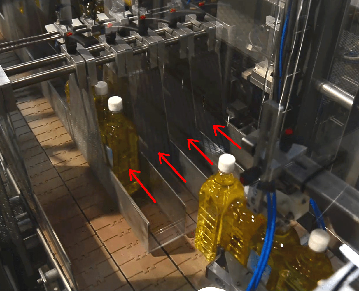 Automatic pick & place case packer for bottles